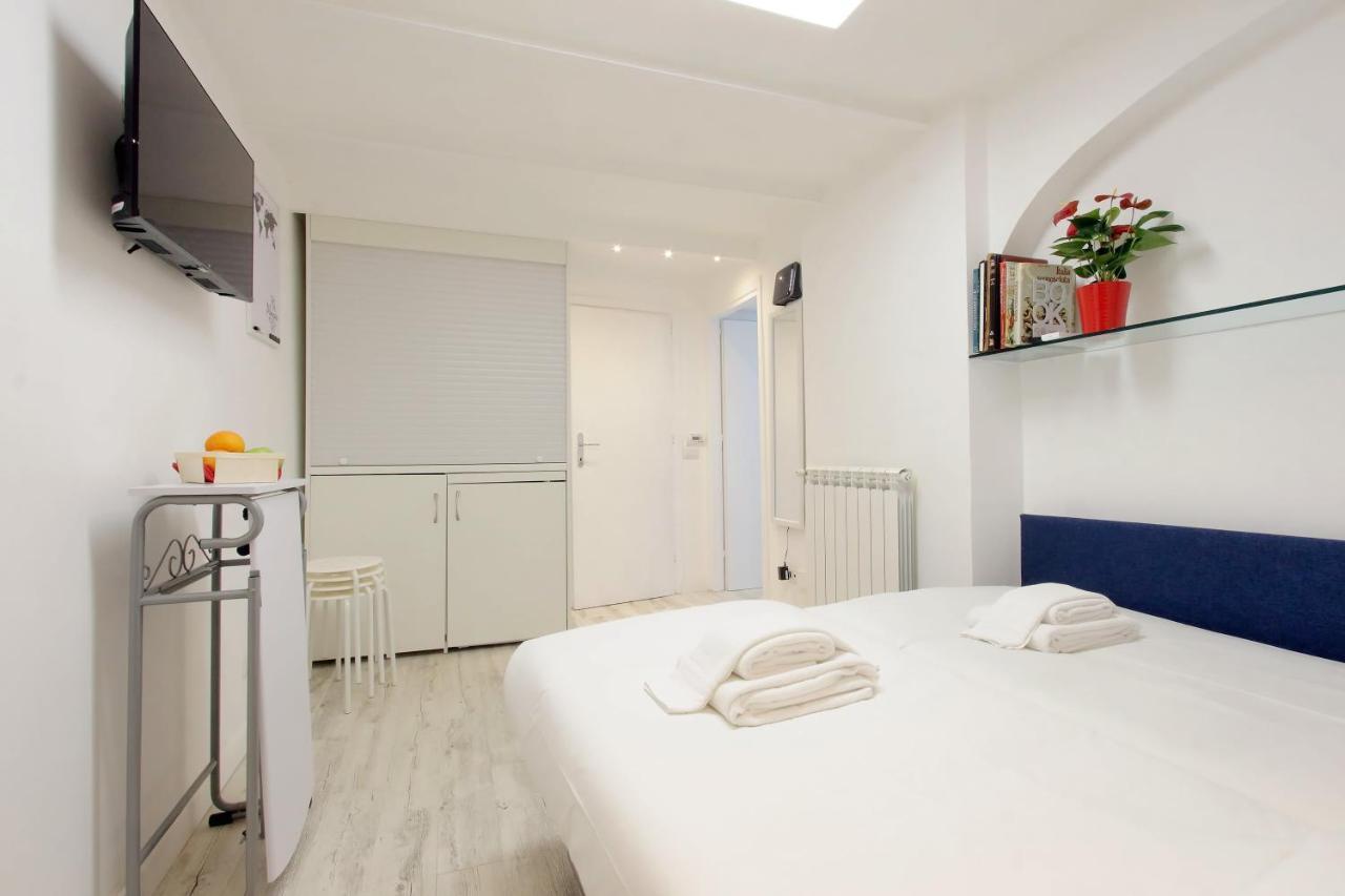 Ych-Confortevole Suite Al Colosseo Roma Exterior foto
